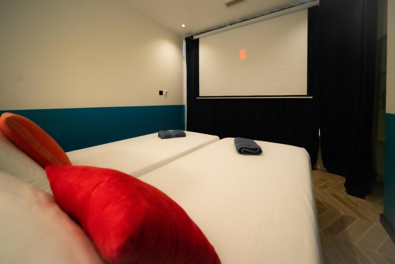 Roma Divine Home Cinema Et Jardin ニーム エクステリア 写真