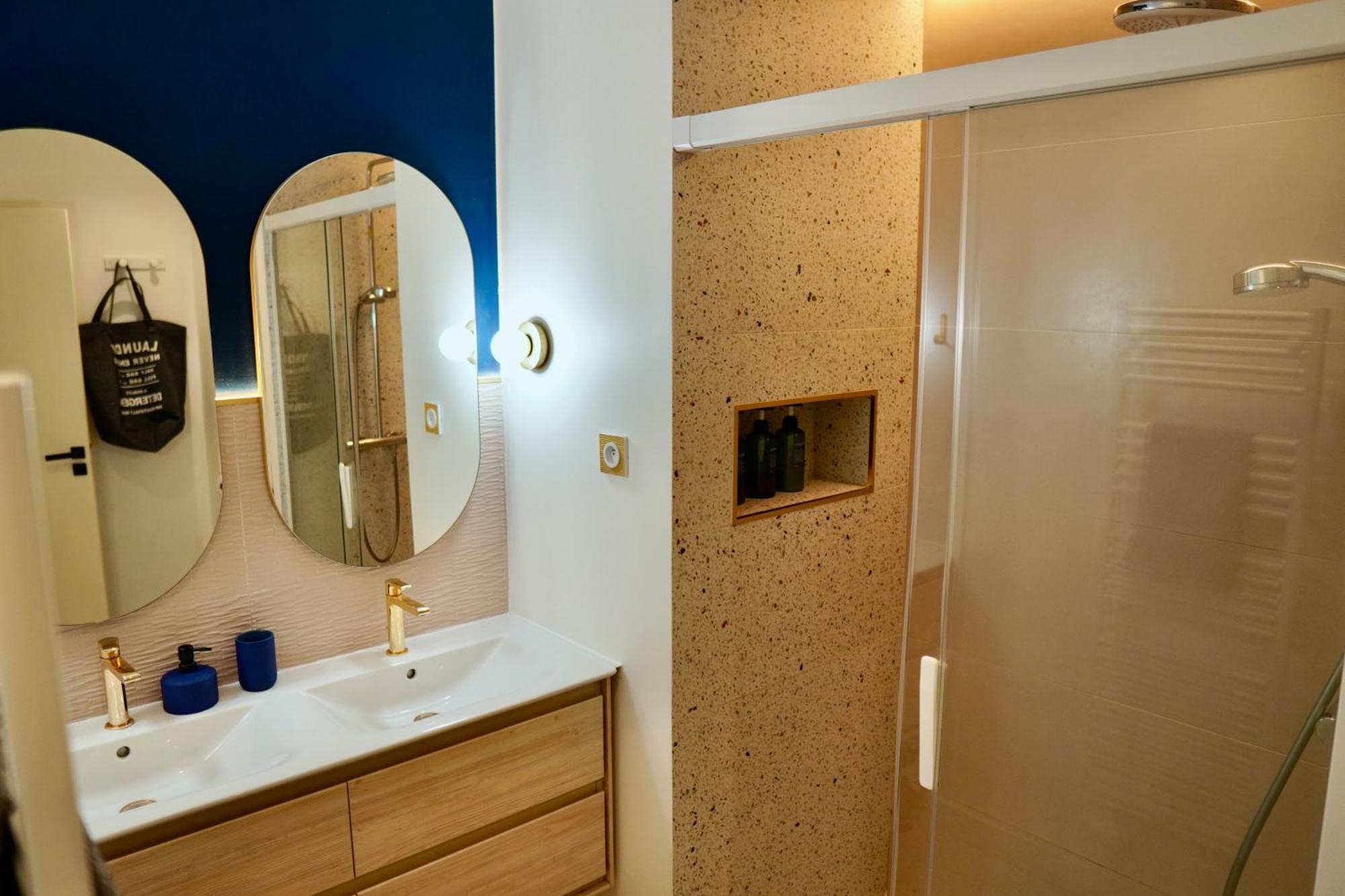 Roma Divine Home Cinema Et Jardin ニーム エクステリア 写真