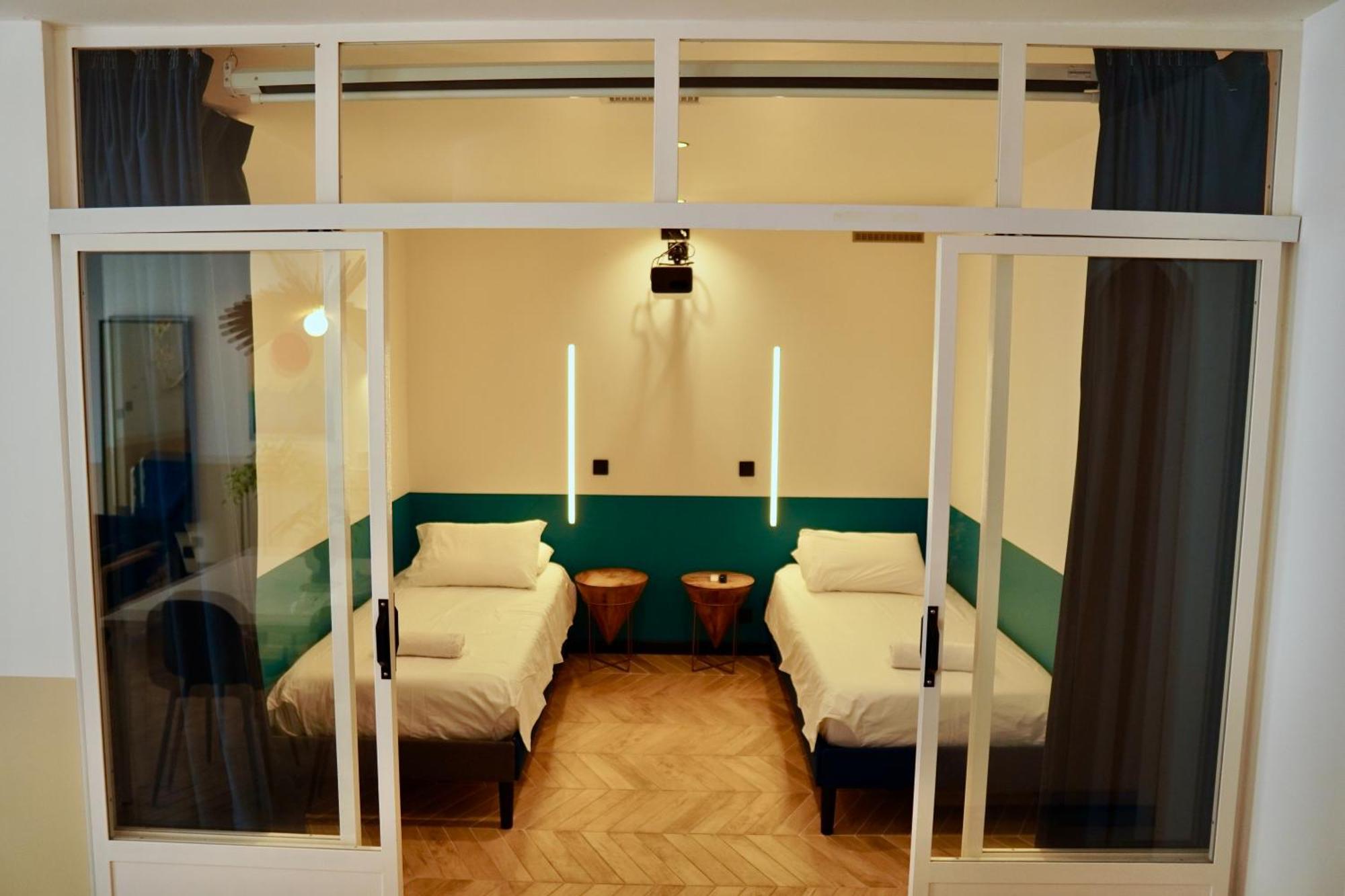 Roma Divine Home Cinema Et Jardin ニーム エクステリア 写真