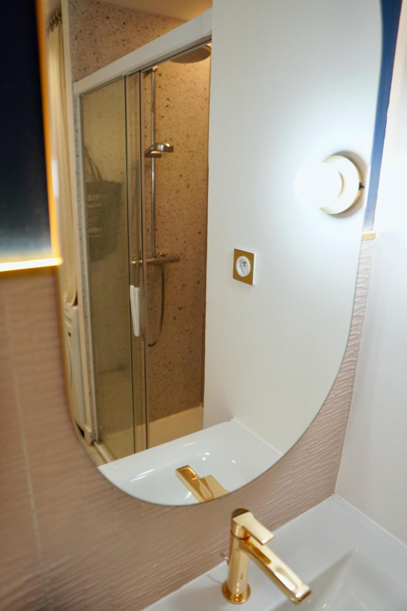 Roma Divine Home Cinema Et Jardin ニーム エクステリア 写真