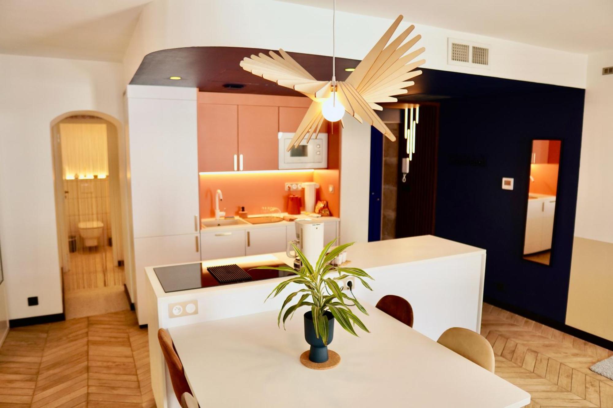 Roma Divine Home Cinema Et Jardin ニーム エクステリア 写真
