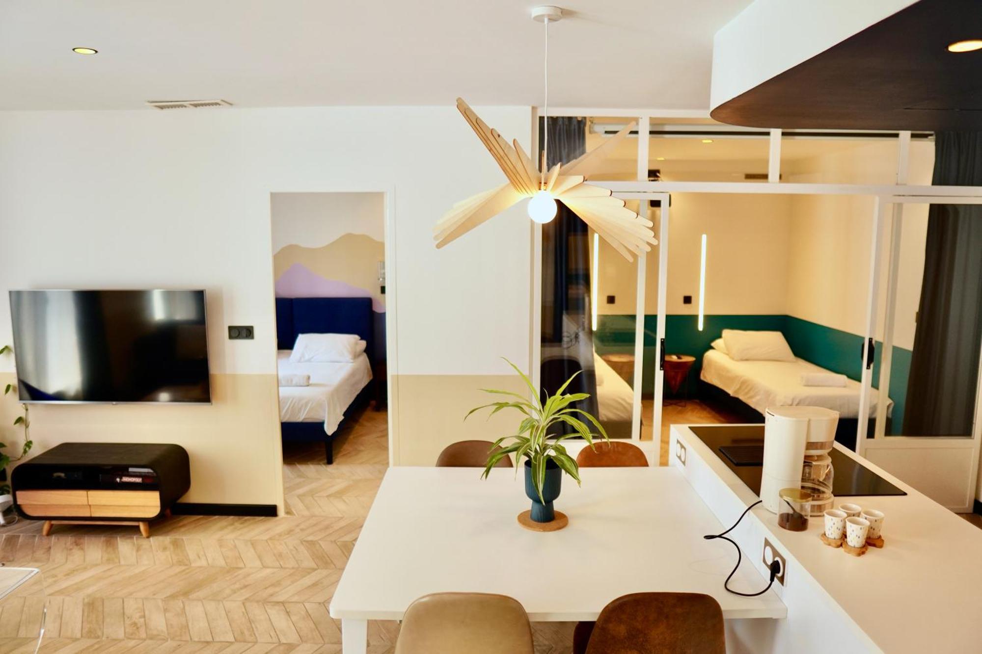Roma Divine Home Cinema Et Jardin ニーム エクステリア 写真