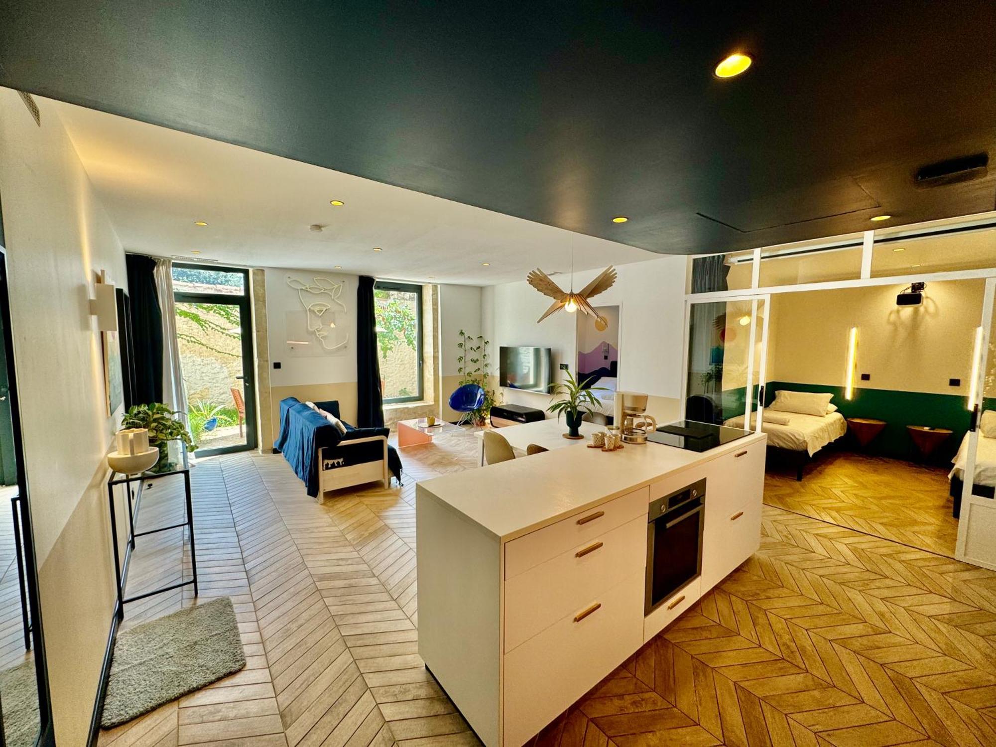 Roma Divine Home Cinema Et Jardin ニーム エクステリア 写真