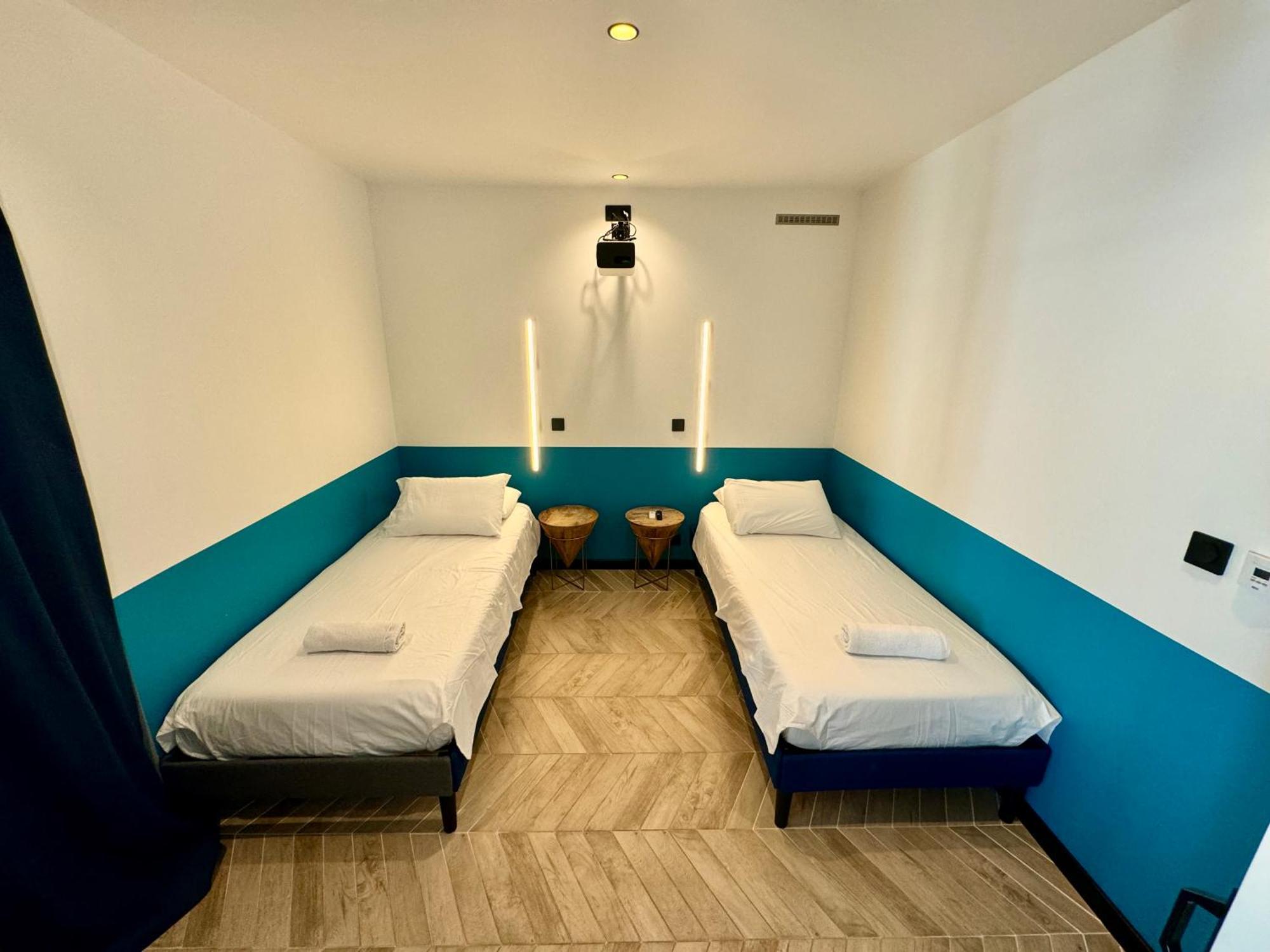 Roma Divine Home Cinema Et Jardin ニーム エクステリア 写真