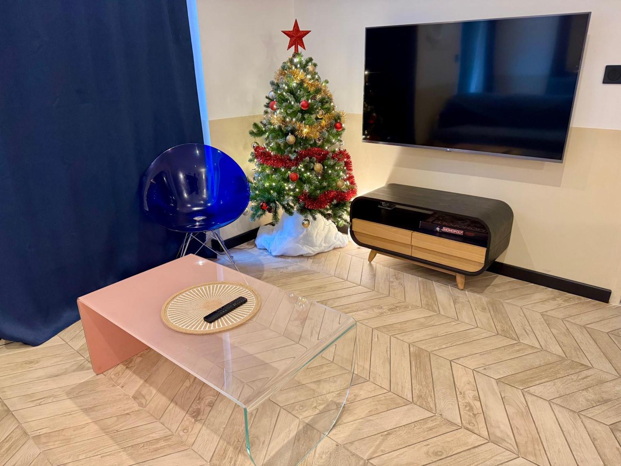 Roma Divine Home Cinema Et Jardin ニーム エクステリア 写真
